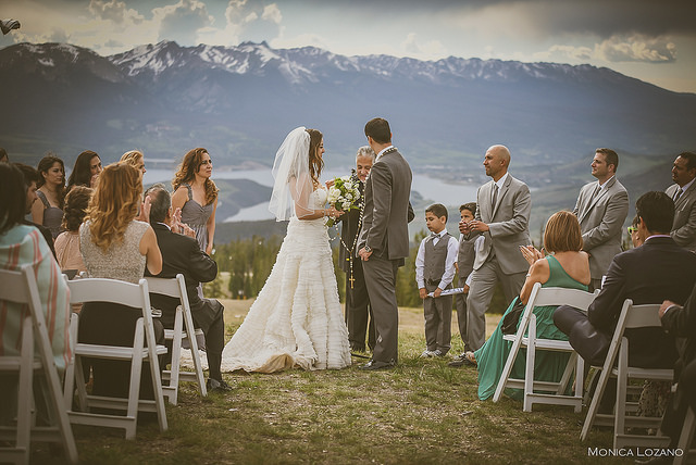 picture of a wedding in the mountains of Colorado