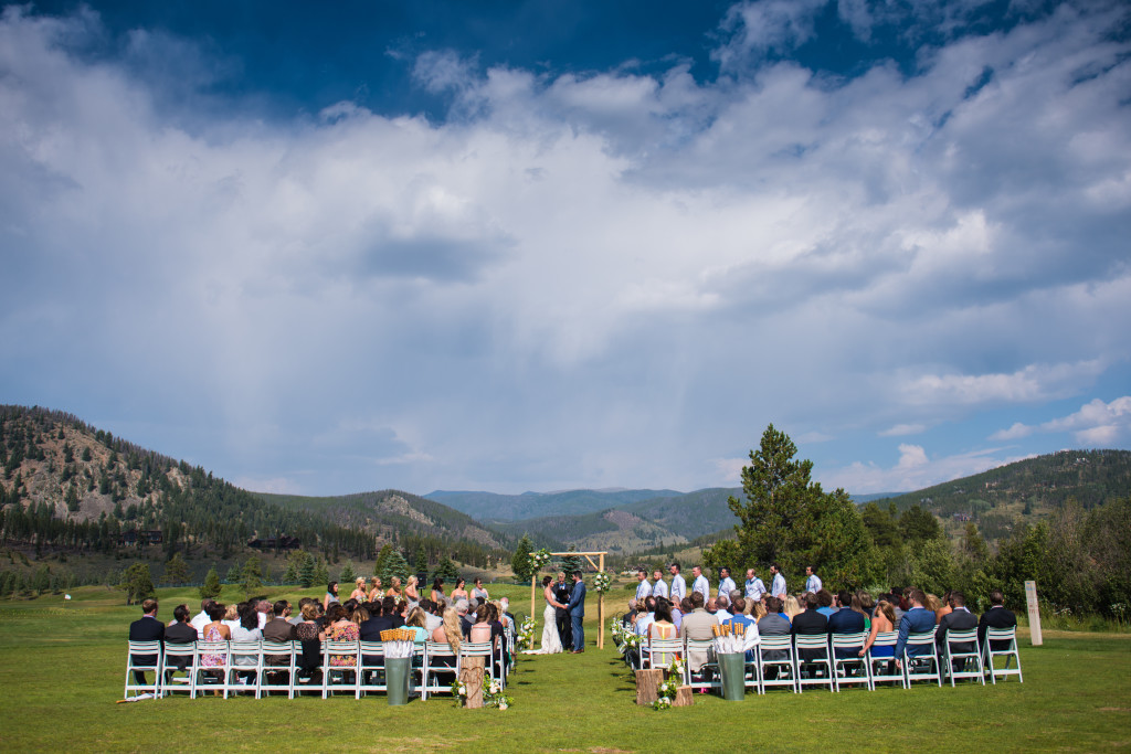 picture of a wedding ceremony in Breckenridge, Colorado
